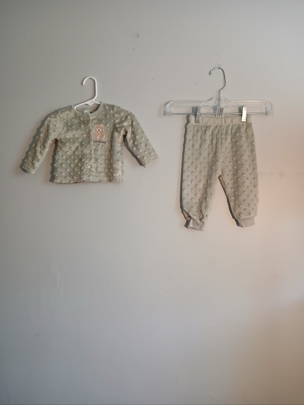 Chick Pea Brand Cozy Baby Dot Texture Pajama Set in Light Sage. Size 3-6 Months